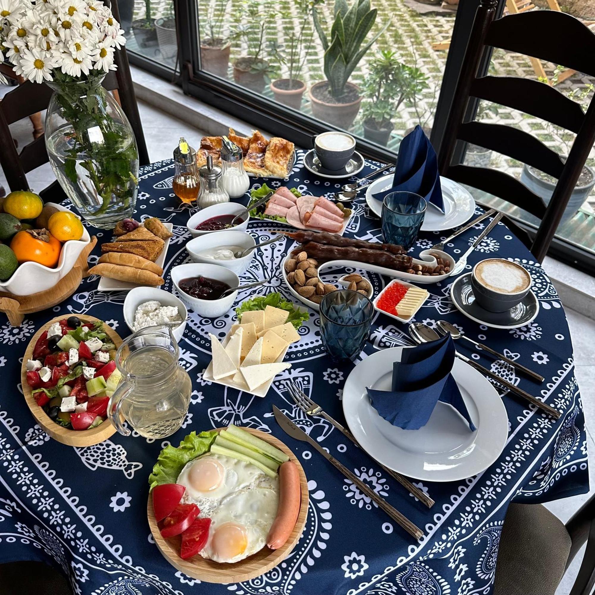 Wine Hills Otel Tiflis Dış mekan fotoğraf