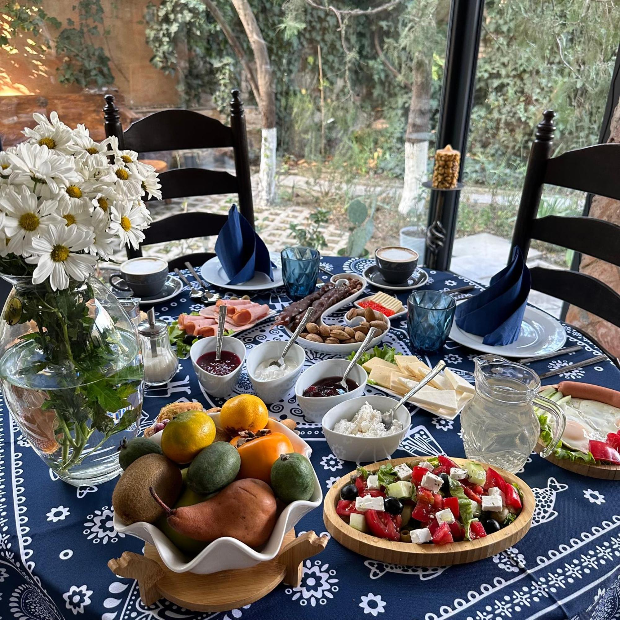Wine Hills Otel Tiflis Dış mekan fotoğraf